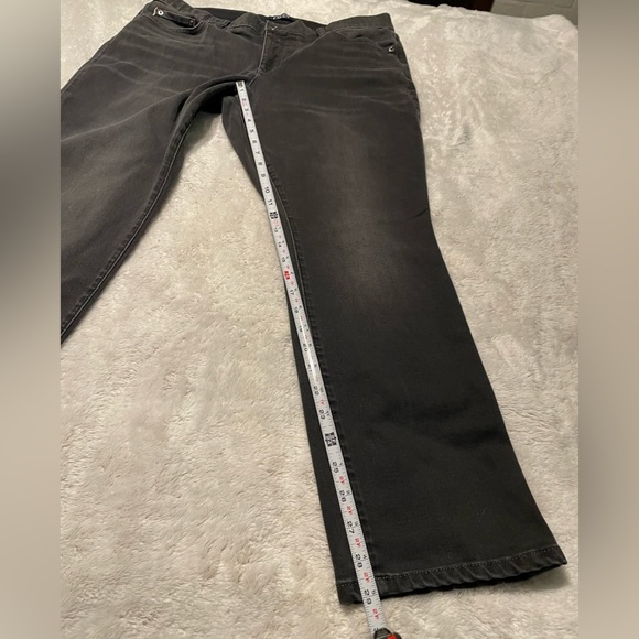 Chaps Black Stretch Jeans, straight leg, zip & button, slimming fit, sz 16 - Picture 15 of 15